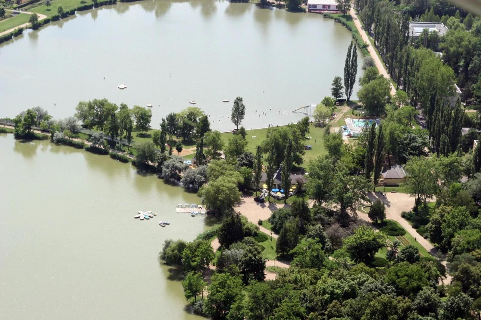 Svajci Lak Panzio Bed & Breakfast นีเรกฮาซา ภายนอก รูปภาพ